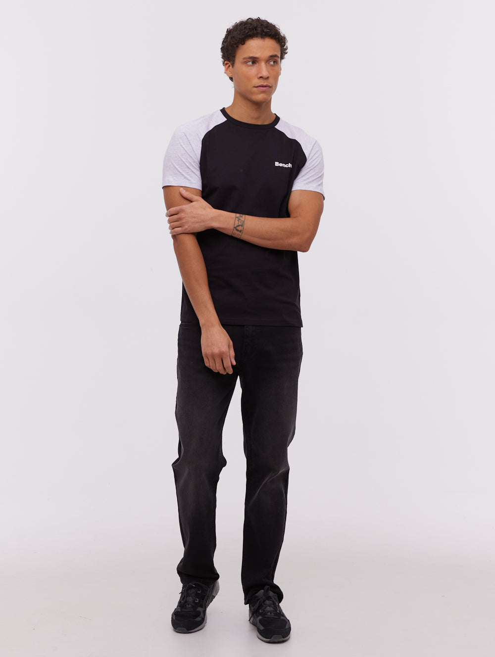 Trova Raglan T-Shirt - Black