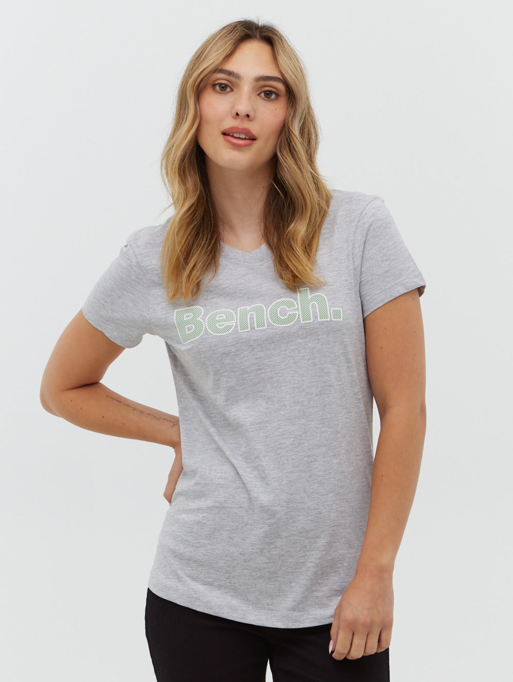 Leora Outline Logo Tee - BN4A117360