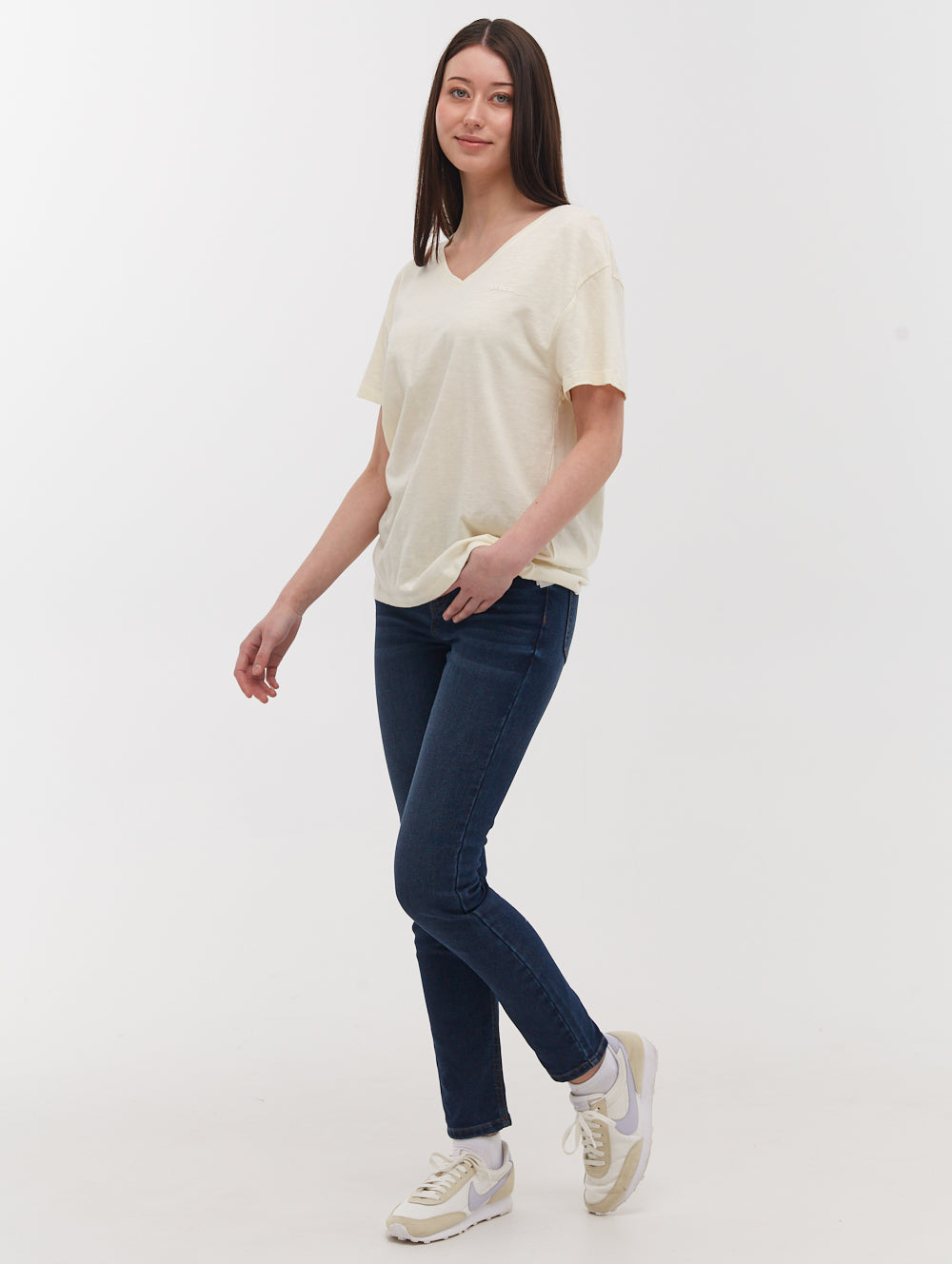 Ixia V-Neck Tee - BN4A126495