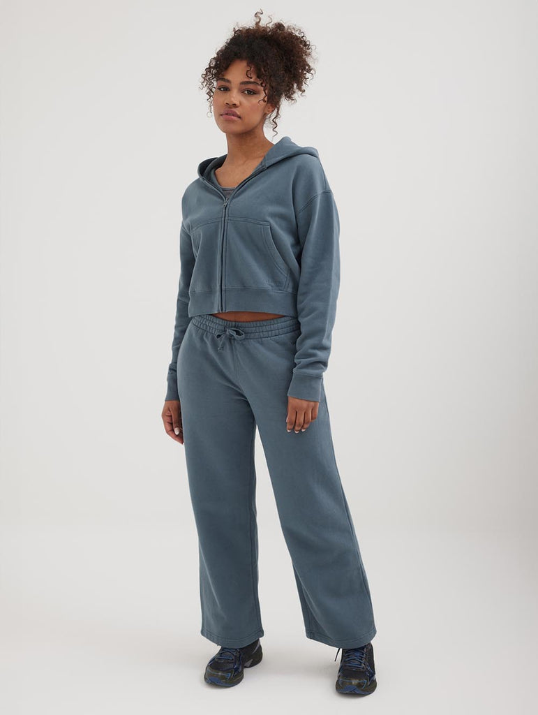 Classy Winter Tracksuit For Women: Fleece Two Piece Set With Hollow Out  Cropped Sweatshirt, And Cotton Vest Perfect For Jogging And Casual Wear  From Blueberry12, $24.03
