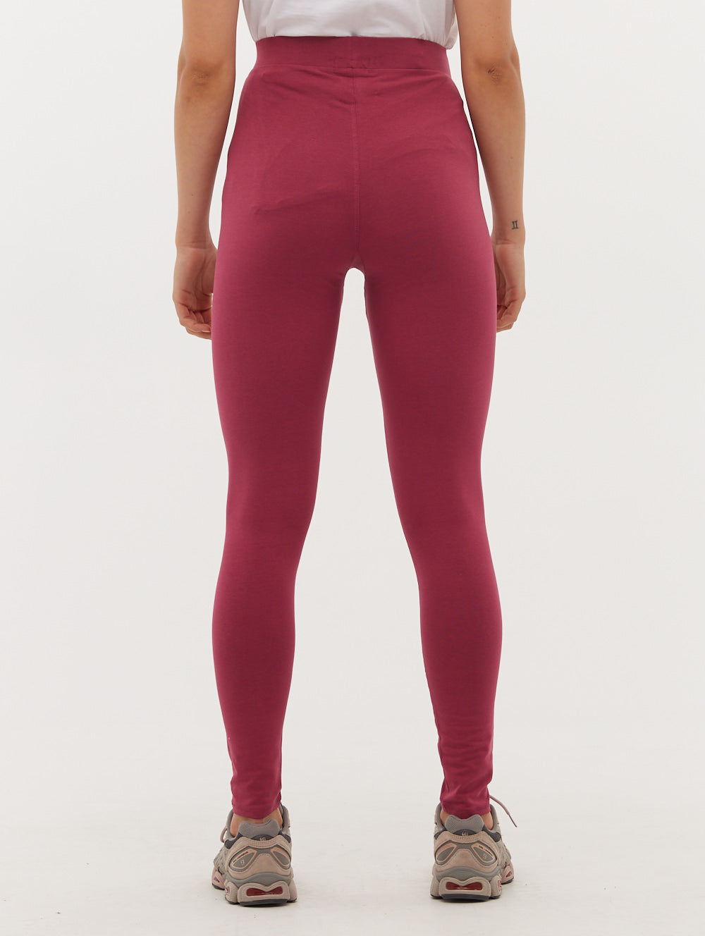 Shop the ZW Varsity High Waisted Crop Leggings for a slimming